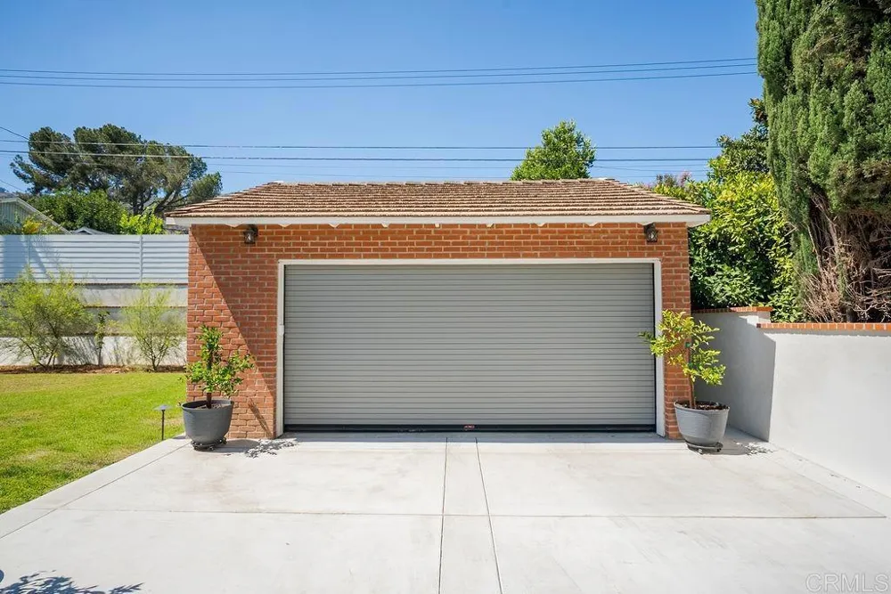 453 W Laurel Avenue Glendora, CA 91741