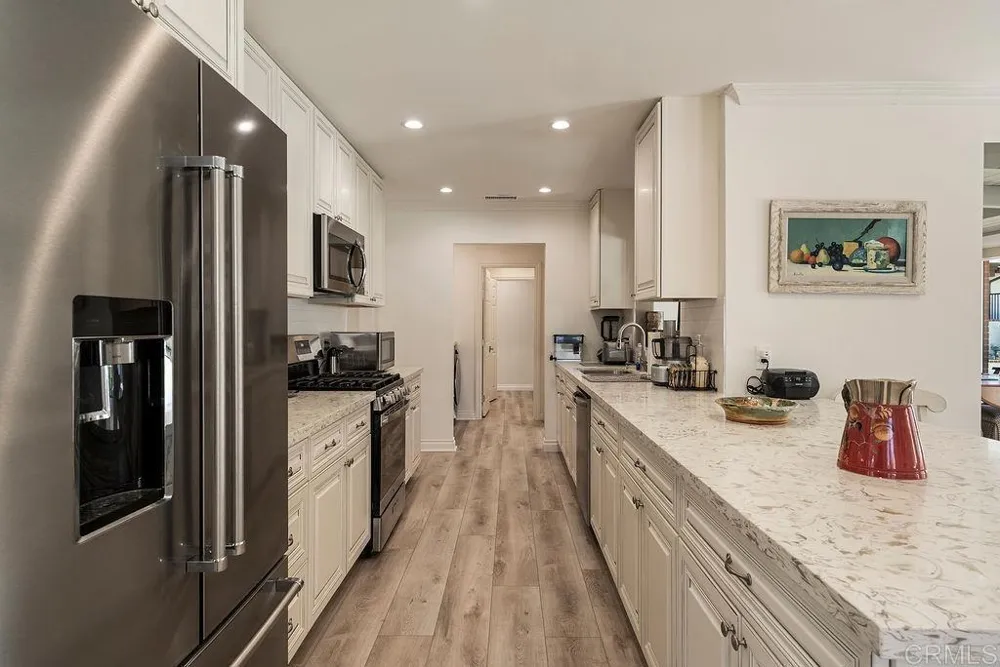 453 W Laurel Avenue Glendora, CA 91741