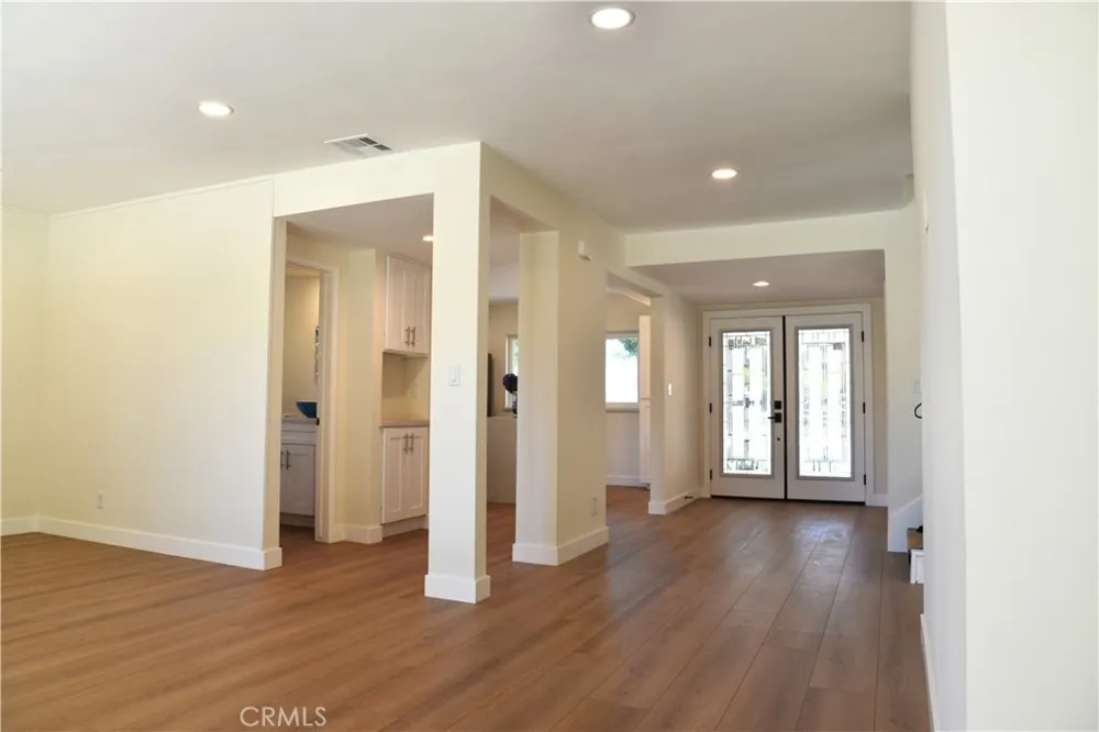20962 Bandera Street Woodland Hills, CA 91364