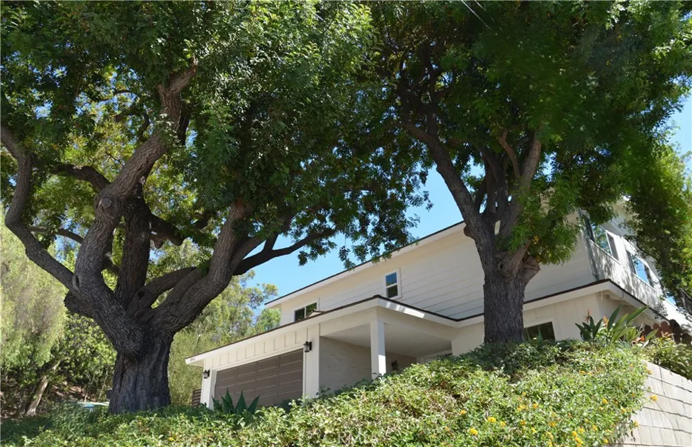 20962 Bandera Street Woodland Hills, CA 91364