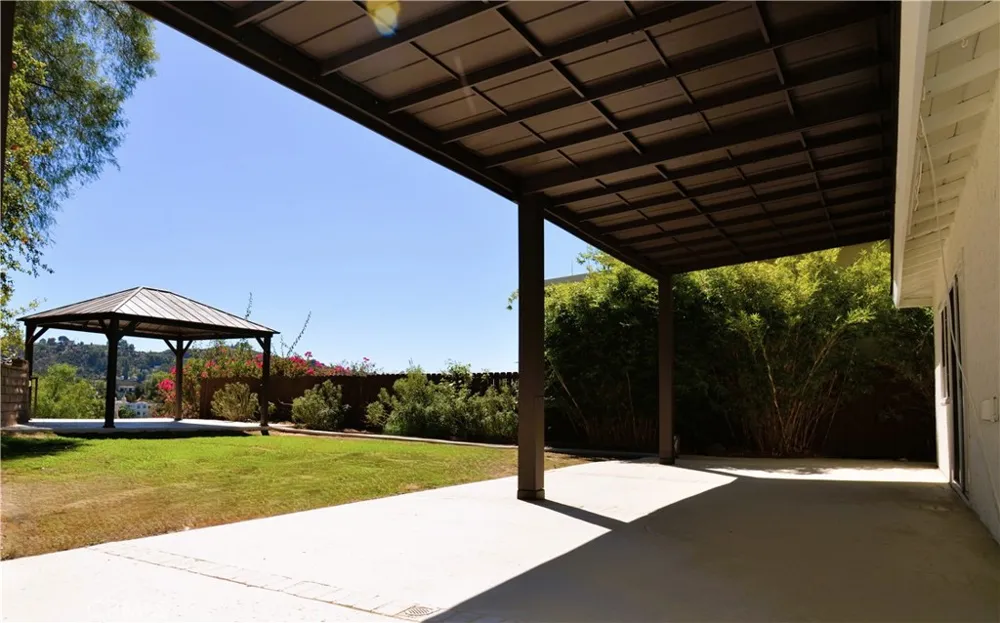 20962 Bandera Street Woodland Hills, CA 91364