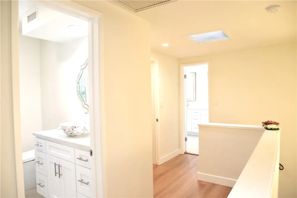 20962 Bandera Street Woodland Hills, CA 91364