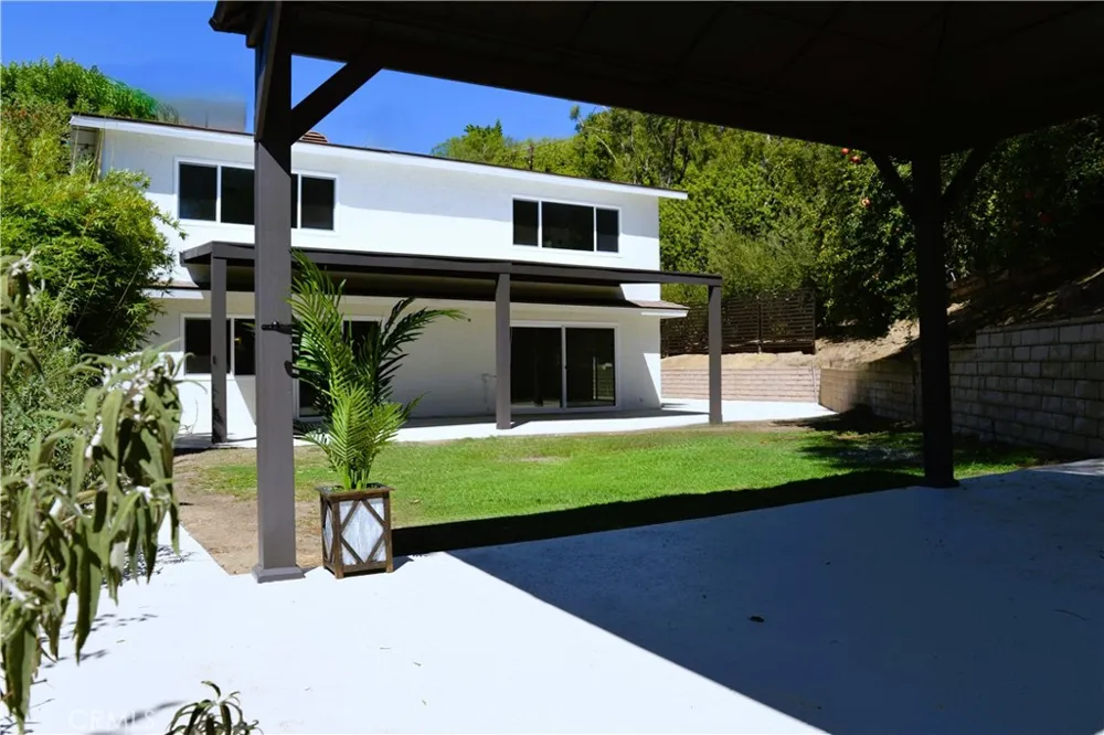 20962 Bandera Street Woodland Hills, CA 91364