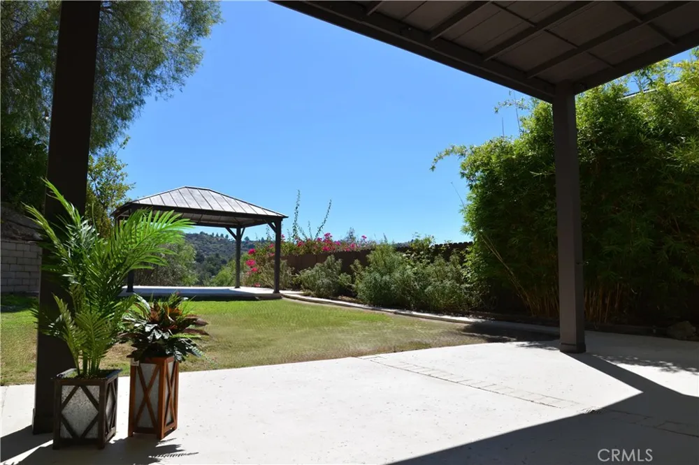 20962 Bandera Street Woodland Hills, CA 91364