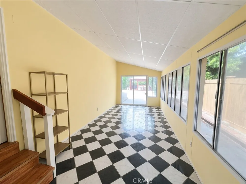 22667 Criswell West Hills, CA 91307