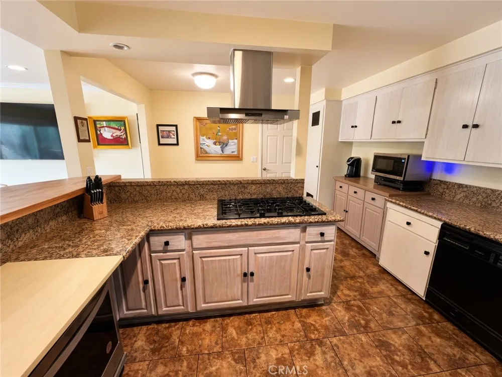 22667 Criswell West Hills, CA 91307