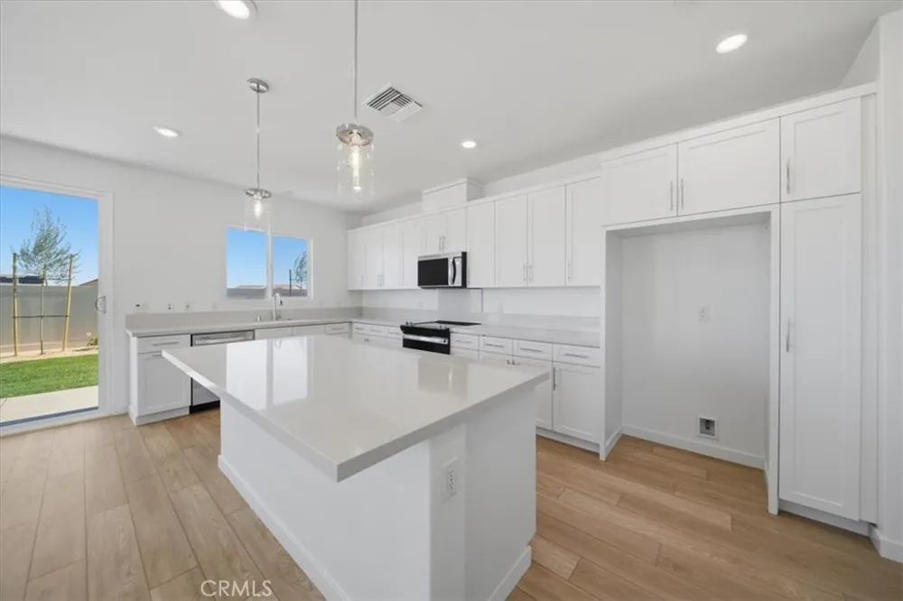 44250 Homestead Street Lancaster, CA 93535
