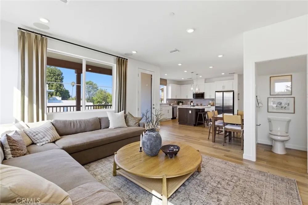 6648 Via Vista Pico Rivera, CA 90660