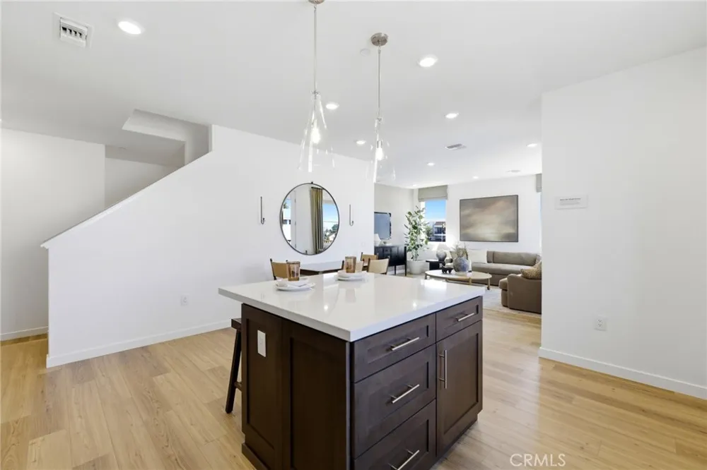 6648 Via Vista Pico Rivera, CA 90660