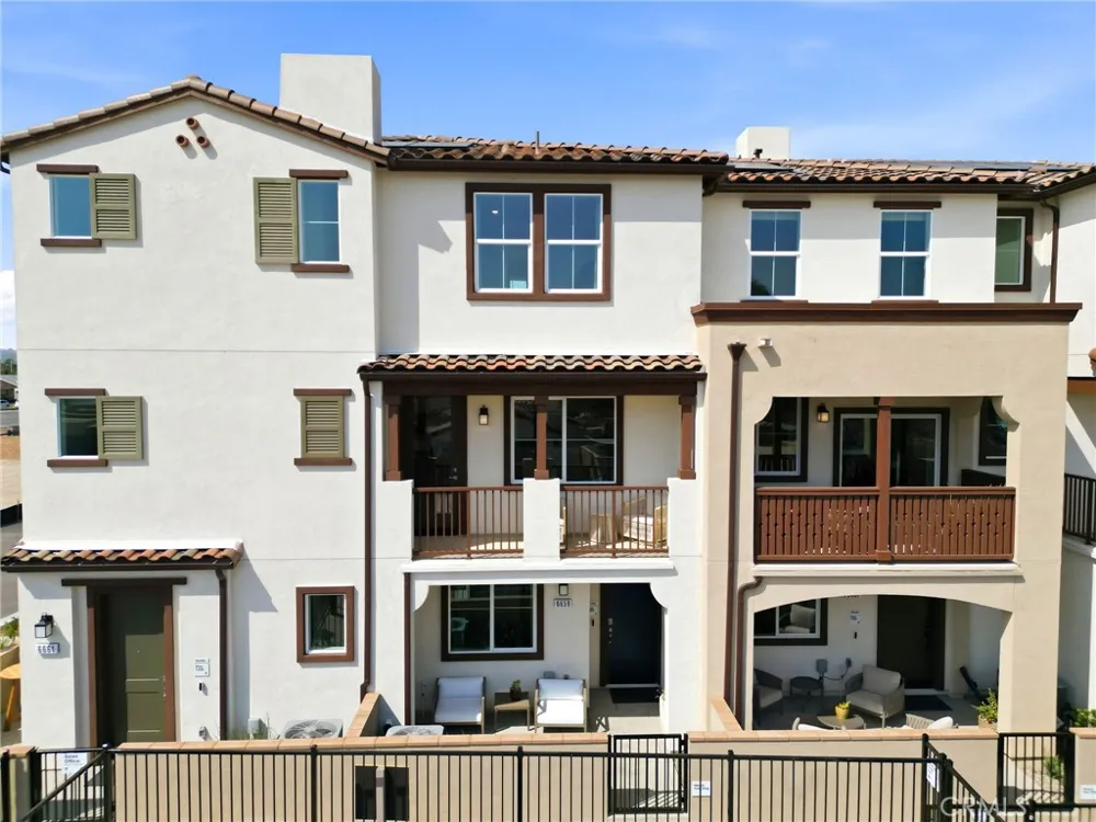 6648 Via Vista Pico Rivera, CA 90660
