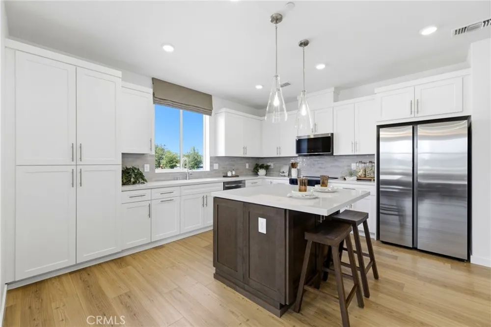 6648 Via Vista Pico Rivera, CA 90660