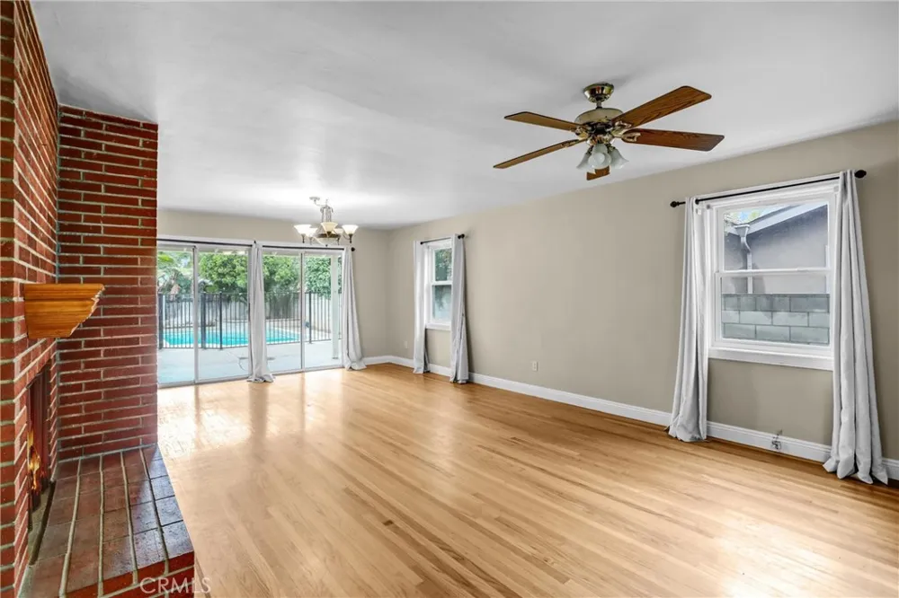 4450 Beechwood Riverside, CA 92506