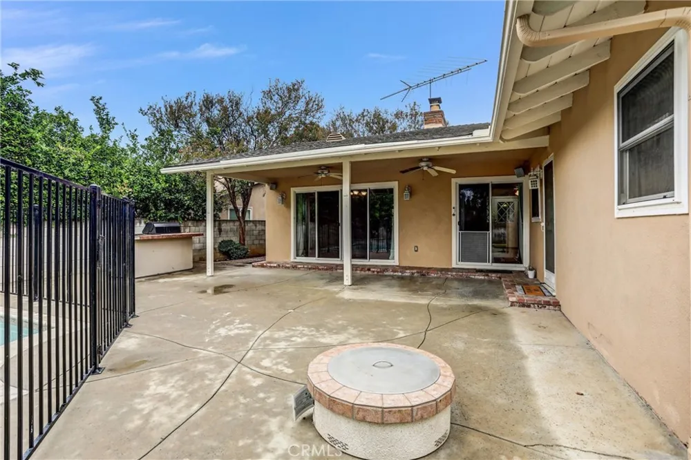4450 Beechwood Riverside, CA 92506