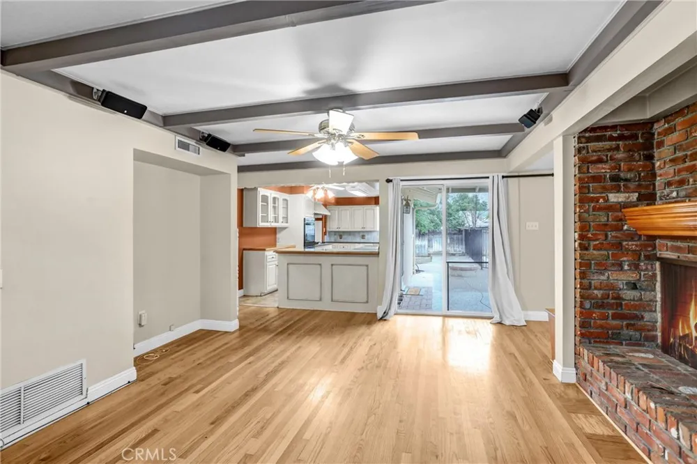 4450 Beechwood Riverside, CA 92506