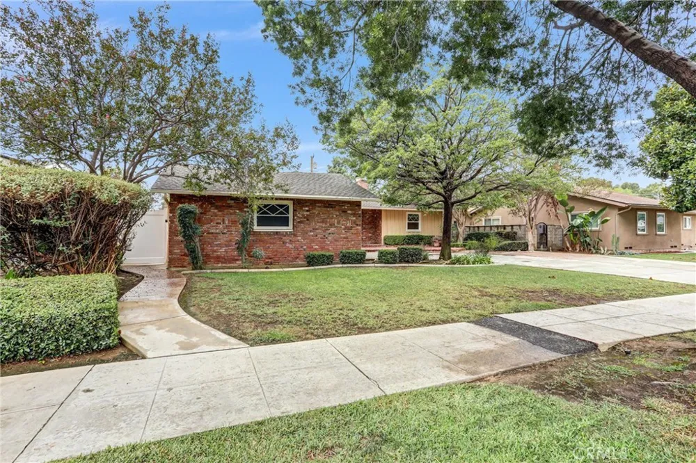 4450 Beechwood Riverside, CA 92506