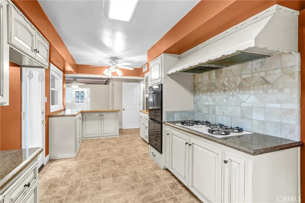 4450 Beechwood Riverside, CA 92506