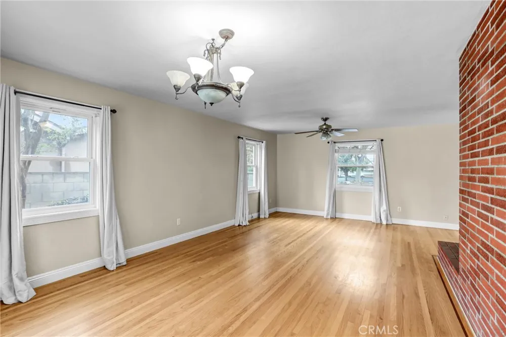 4450 Beechwood Riverside, CA 92506