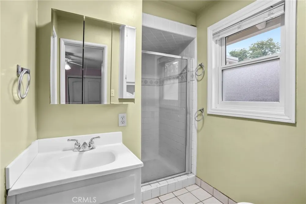 4450 Beechwood Riverside, CA 92506