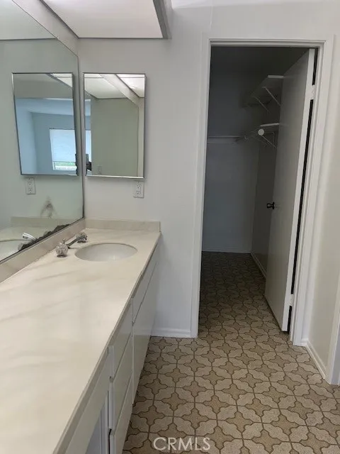5 Cashew Irvine, CA 92612