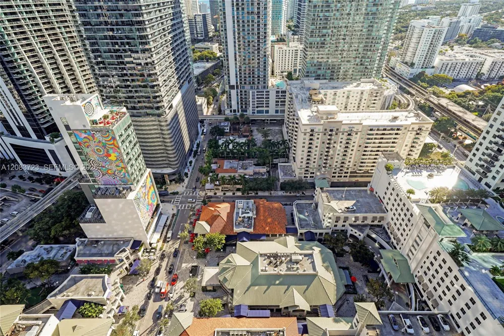 45 SW 9th St #3405 Miami, FL 33130
