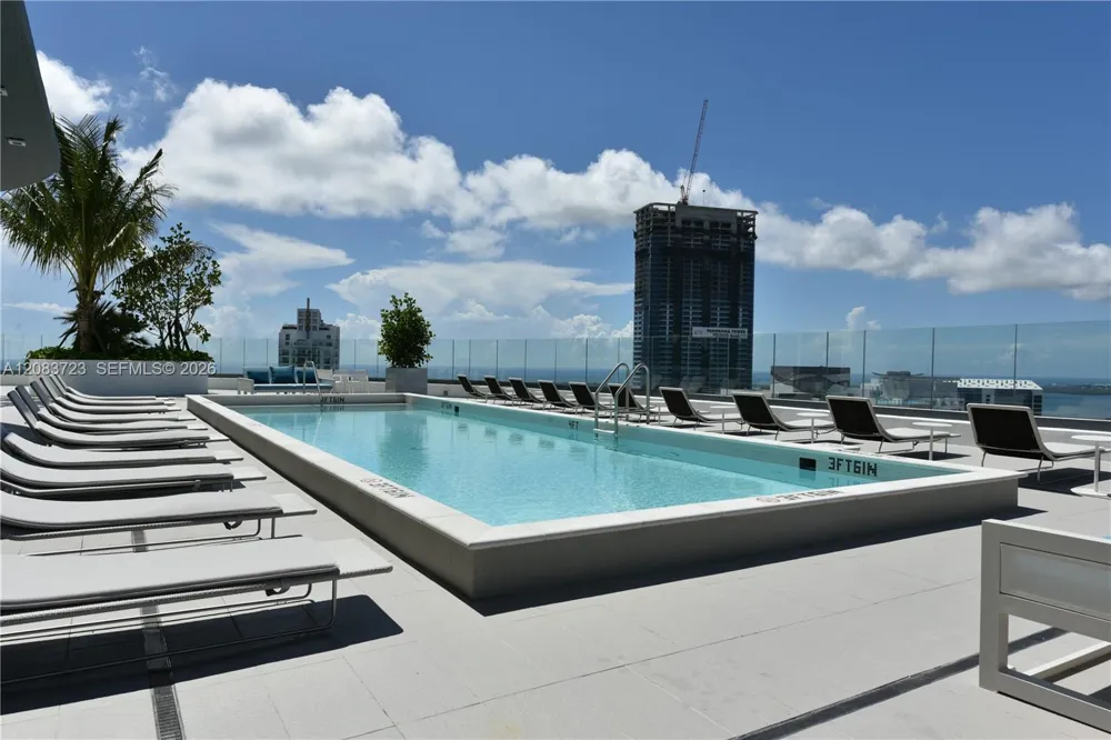 45 SW 9th St #3405 Miami, FL 33130