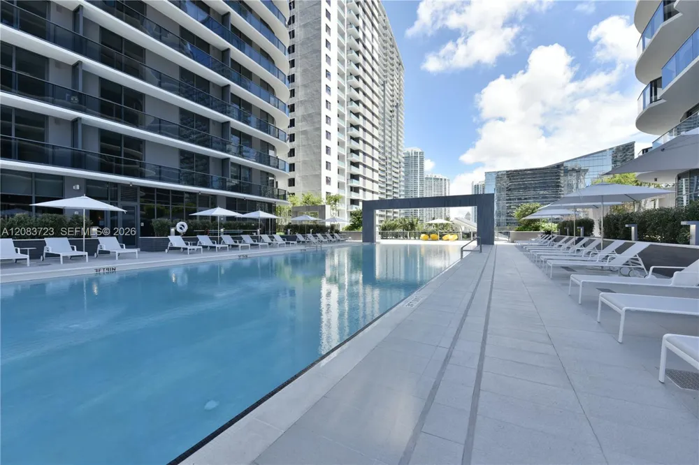 45 SW 9th St #3405 Miami, FL 33130