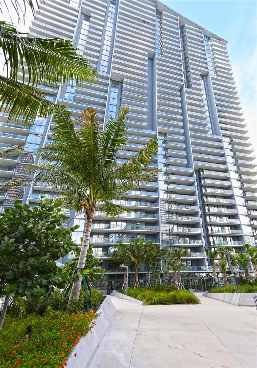 88 SW 7th St #2806 Miami, FL 33130