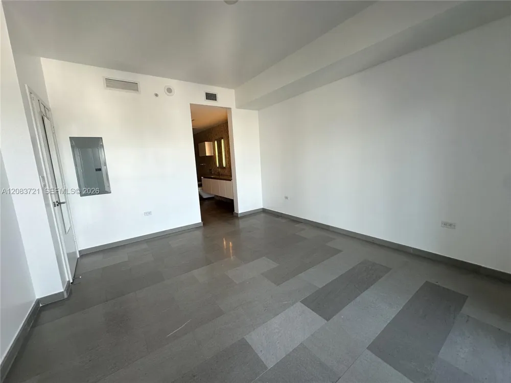 88 SW 7th St #2806 Miami, FL 33130