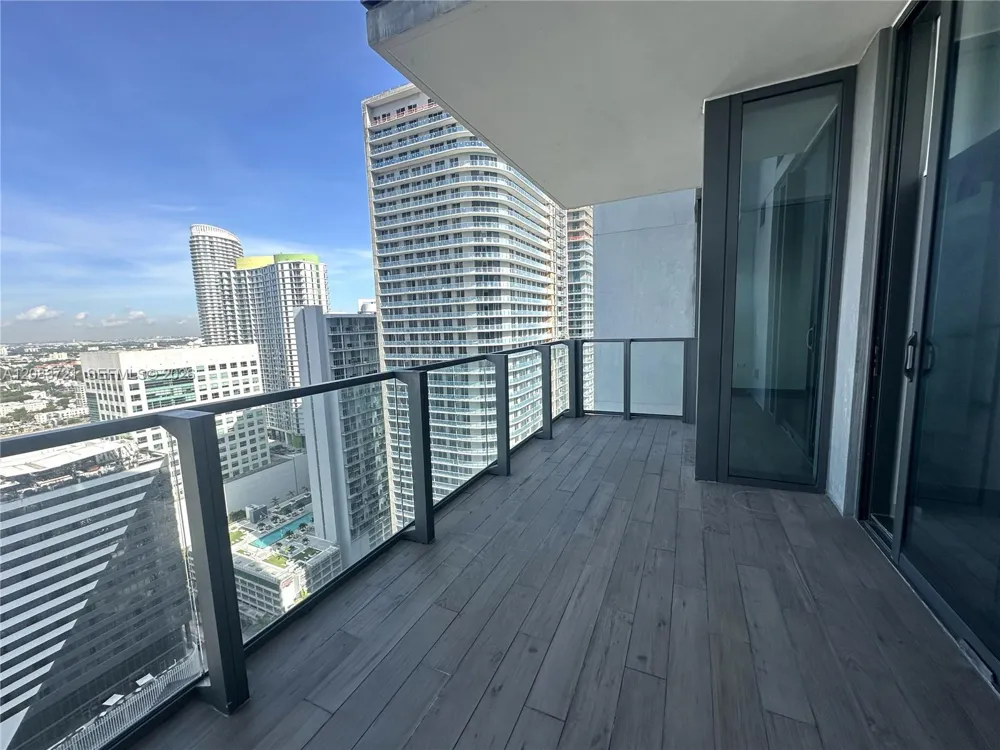 88 SW 7th St #2806 Miami, FL 33130