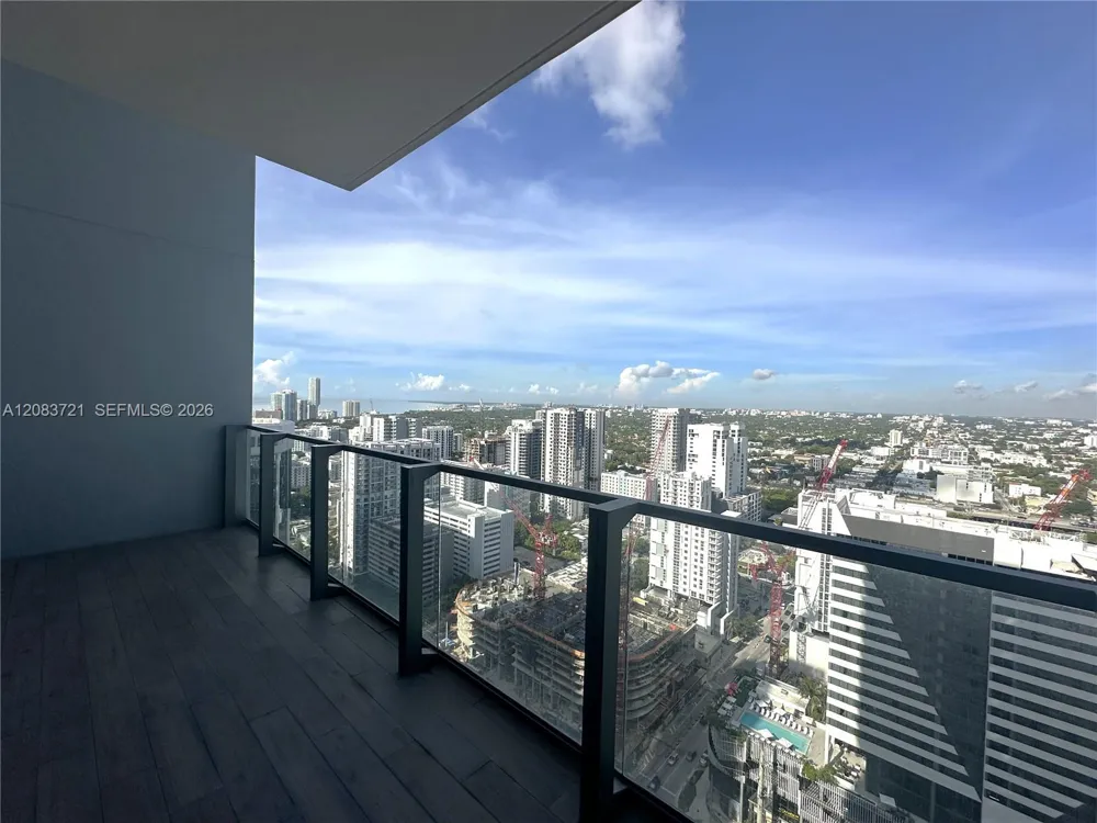 88 SW 7th St #2806 Miami, FL 33130