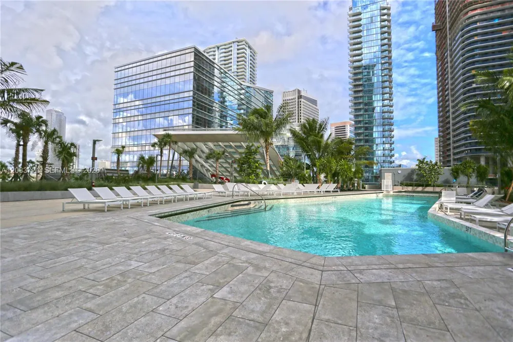 88 SW 7th St #2806 Miami, FL 33130