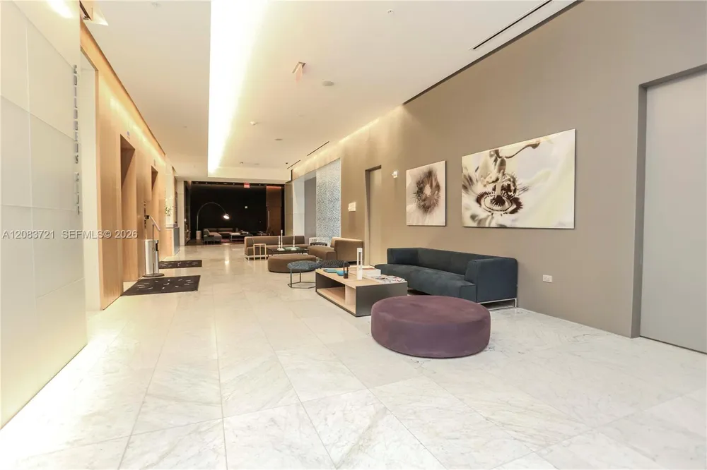 88 SW 7th St #2806 Miami, FL 33130