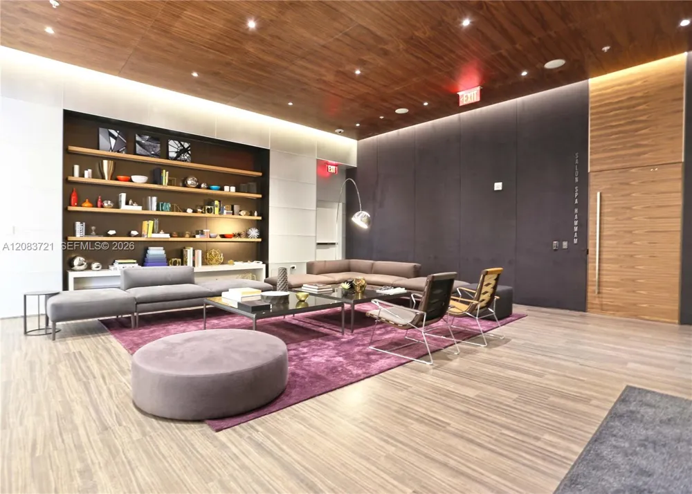 88 SW 7th St #2806 Miami, FL 33130