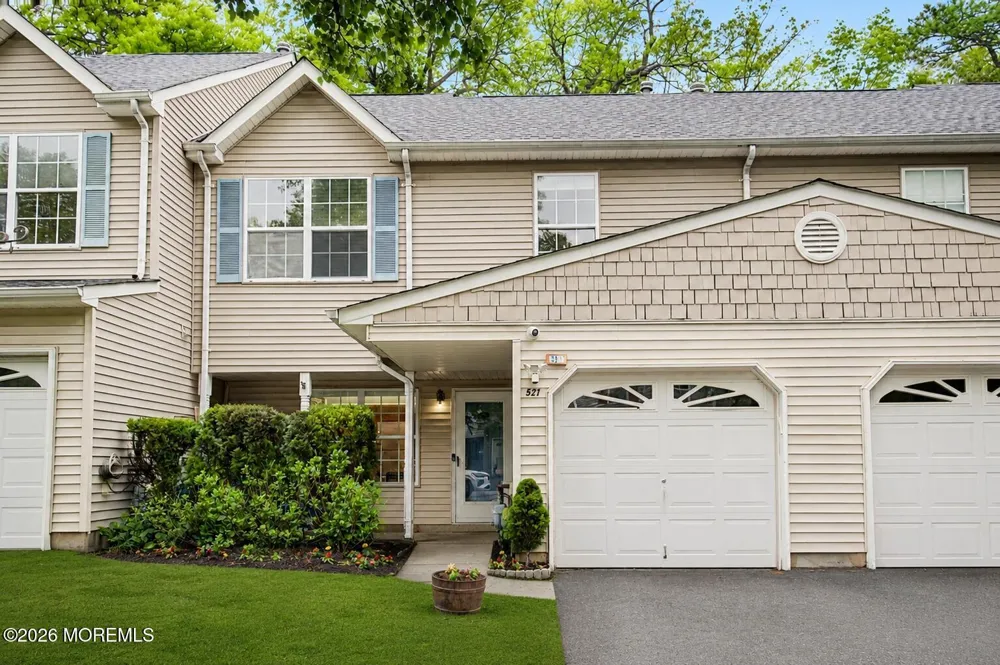 521 Woodbine Lane Lakewood, NJ 08701