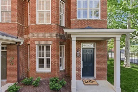 752 Wedgewood Park