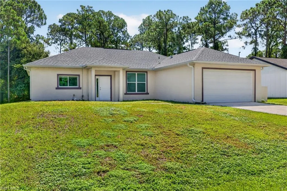 2010 Robert Avenue Alva, FL 33920
