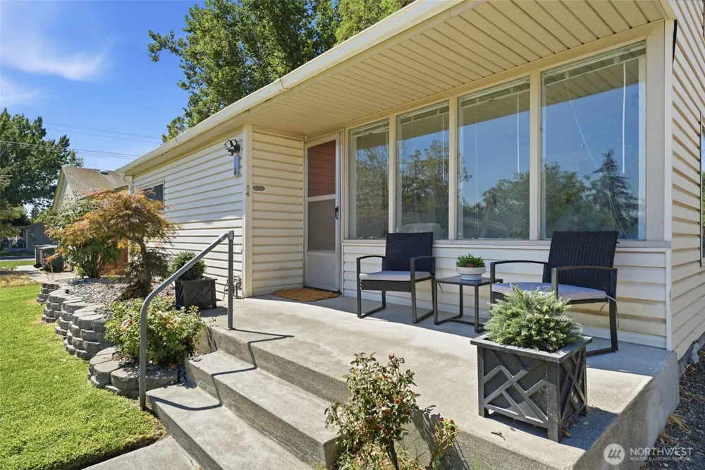 803 Smith Avenue Richland, WA 99352