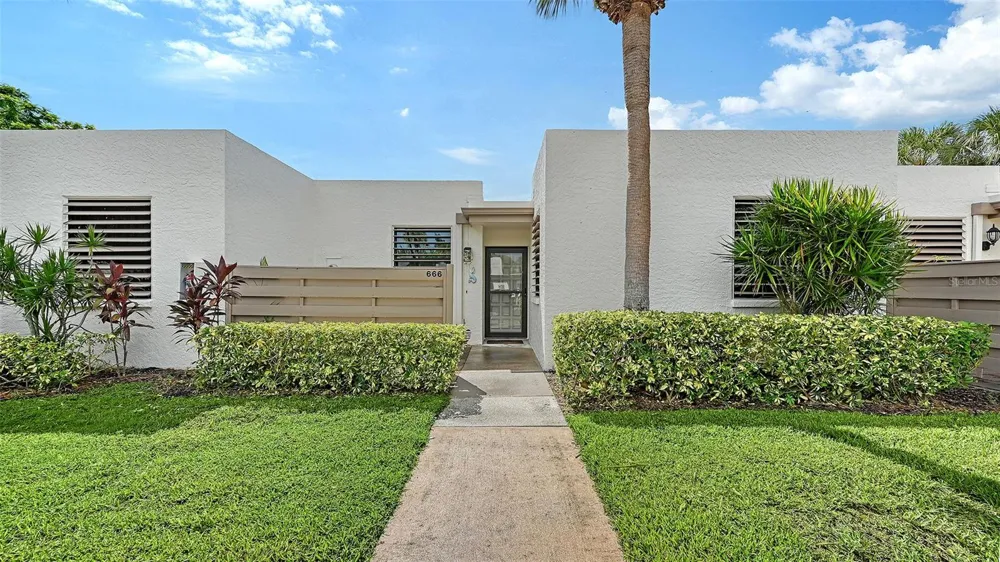 666 WOODLAWN DRIVE #666 Bradenton, FL 34210