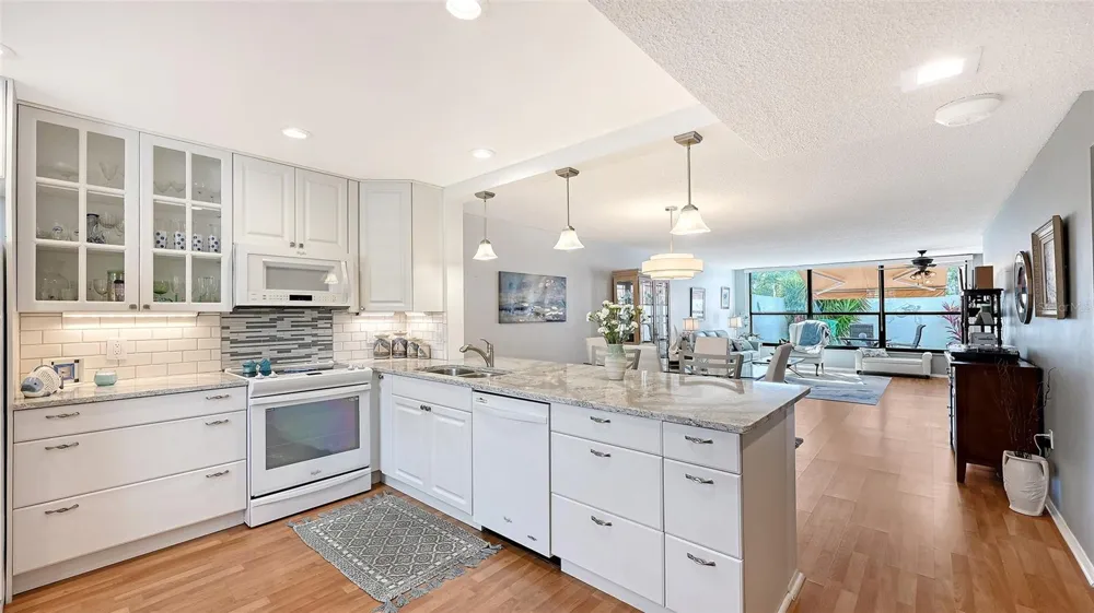 666 WOODLAWN DRIVE #666 Bradenton, FL 34210