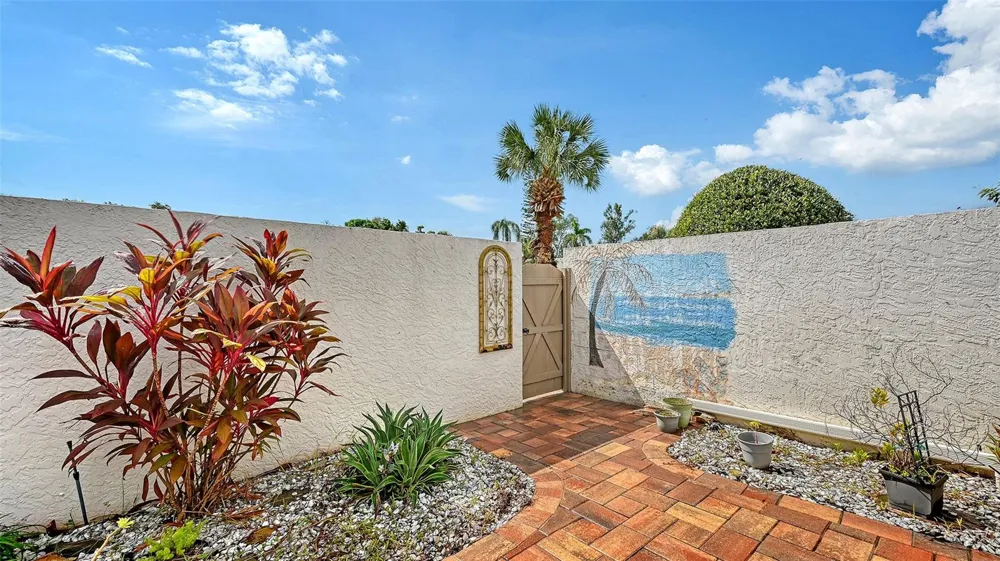 666 WOODLAWN DRIVE #666 Bradenton, FL 34210