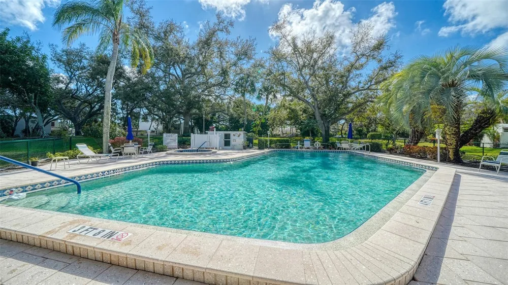 666 WOODLAWN DRIVE #666 Bradenton, FL 34210