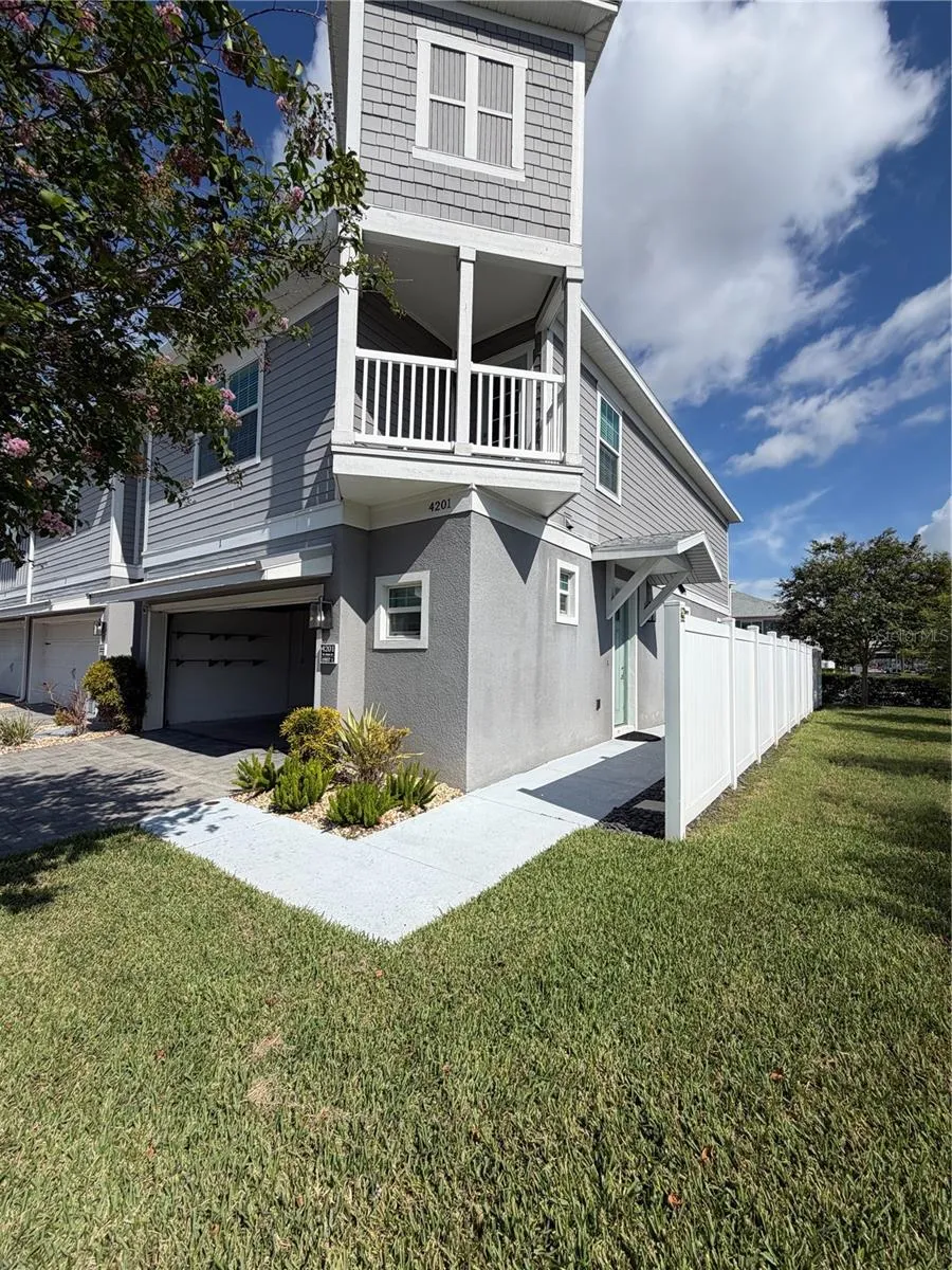 4201 W GRAY STREET #1 Tampa, FL 33609