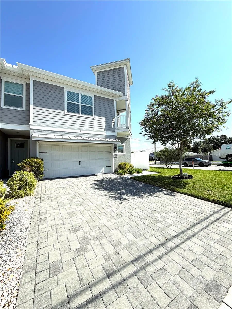 4201 W GRAY STREET #1 Tampa, FL 33609