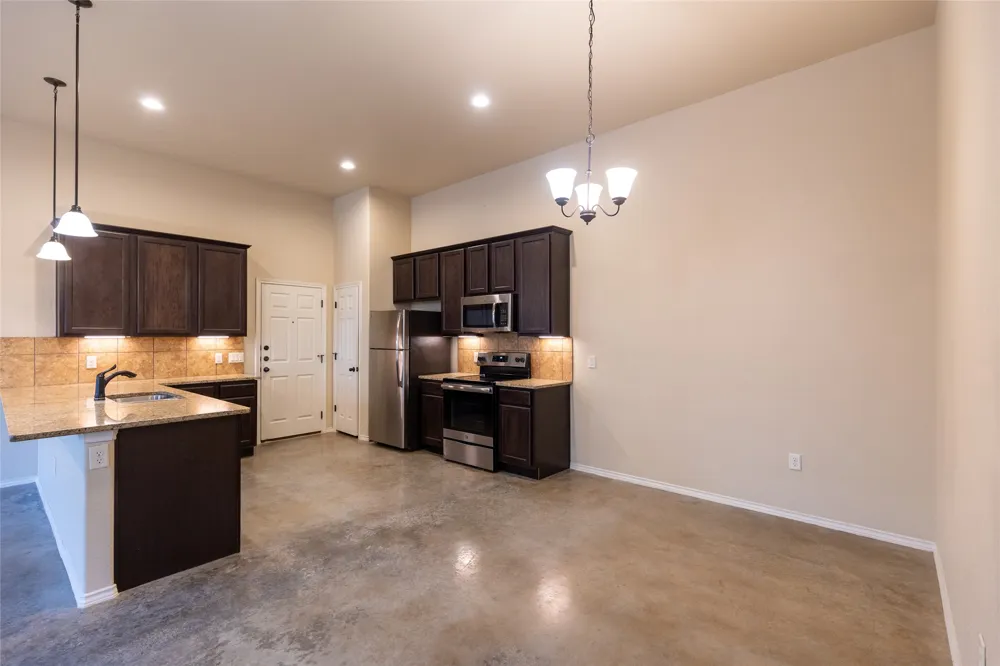 271 Joanne Loop Loop #B Buda, TX 78610