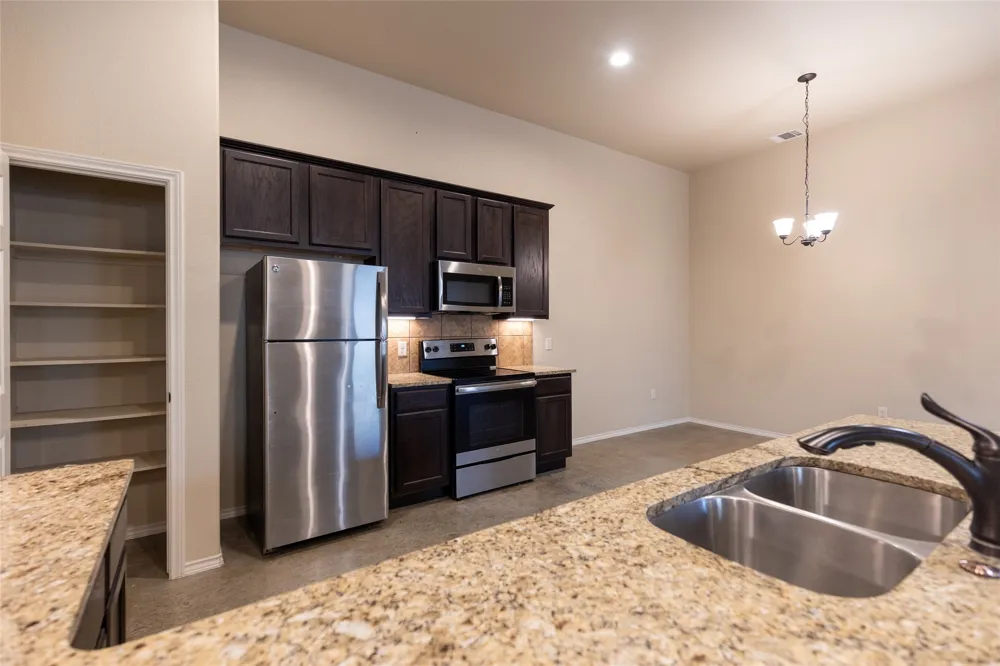 271 Joanne Loop Loop #B Buda, TX 78610