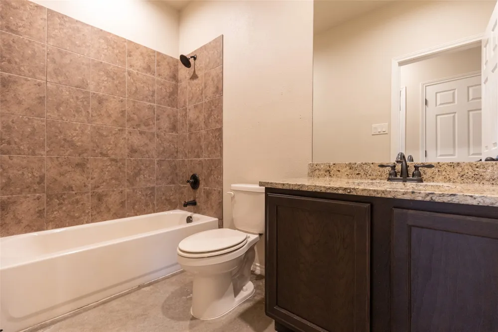 271 Joanne Loop Loop #B Buda, TX 78610