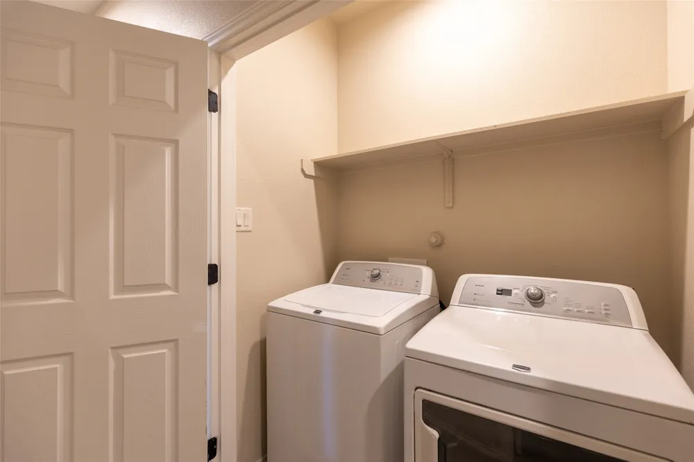 271 Joanne Loop Loop #B Buda, TX 78610