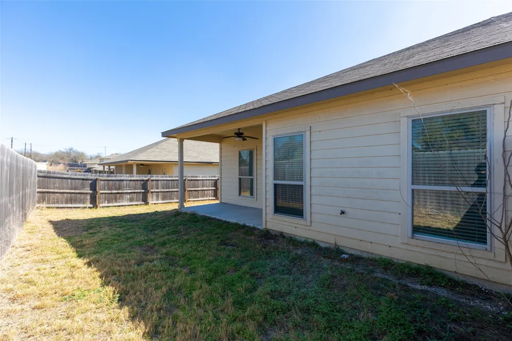 271 Joanne Loop Loop #B Buda, TX 78610