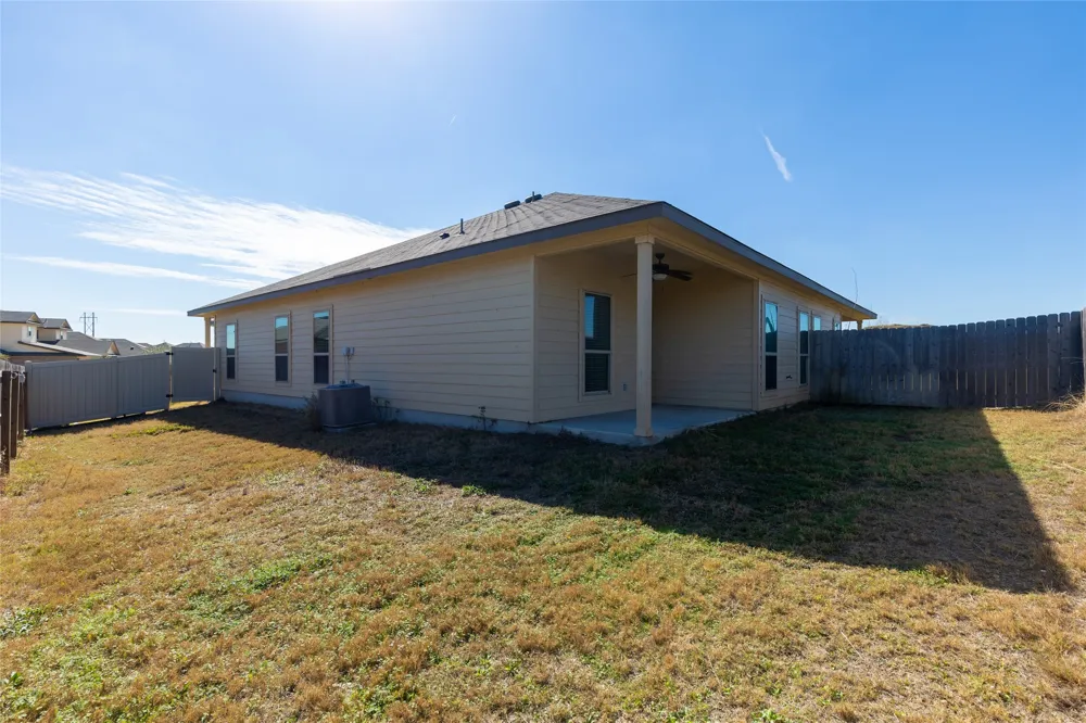271 Joanne Loop Loop #B Buda, TX 78610