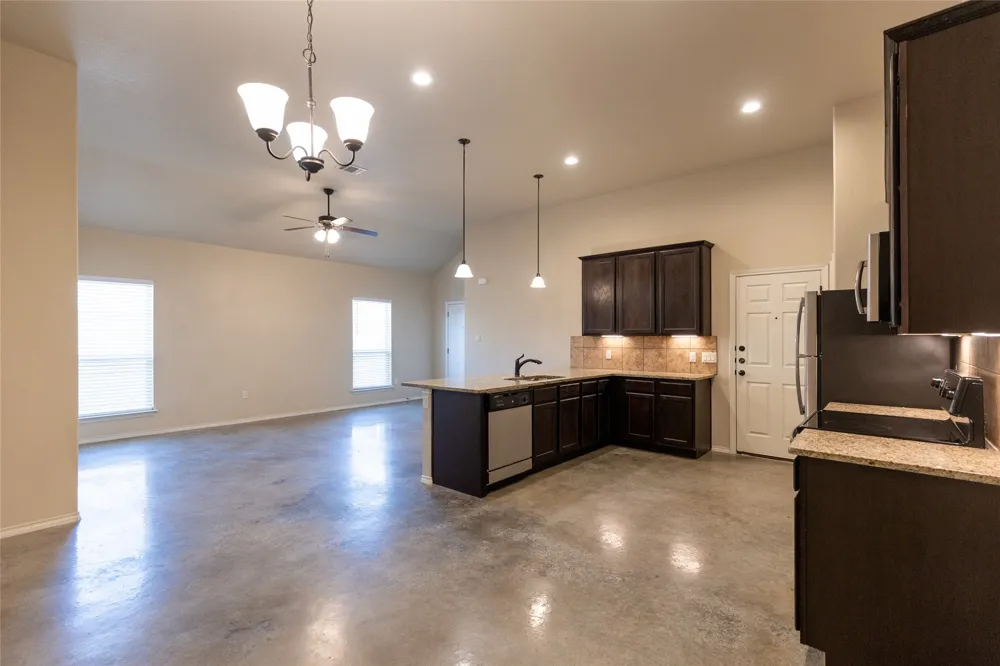 271 Joanne Loop Loop #B Buda, TX 78610